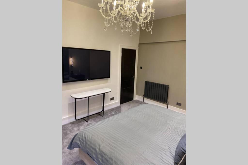 אדינבורו Luxury Royal Mile Boutique 2Bedroom Apartment מראה חיצוני תמונה