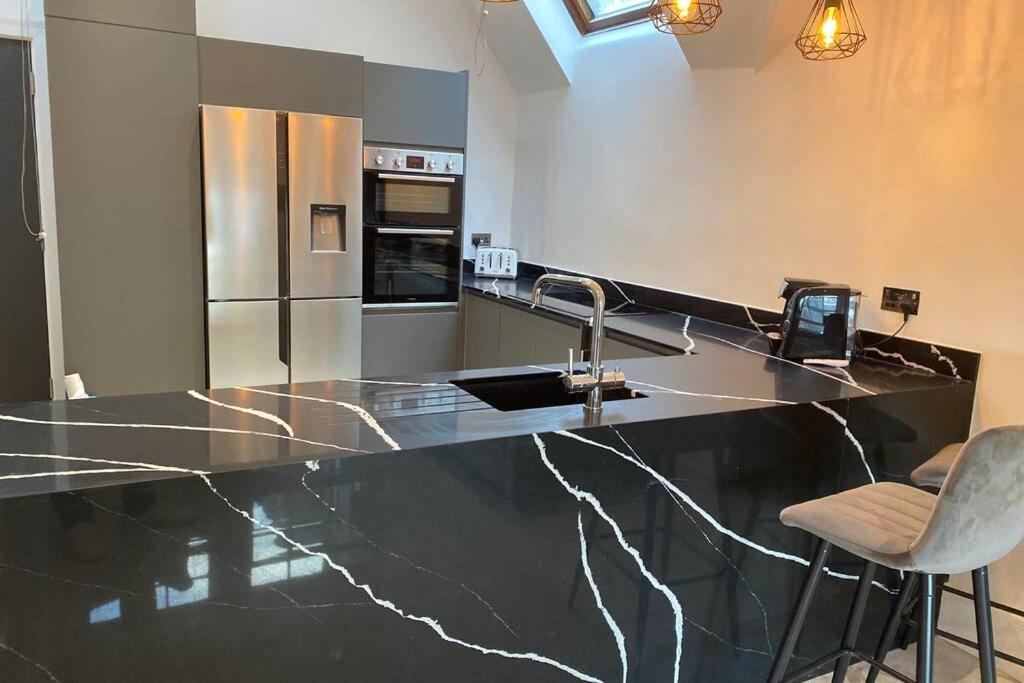 אדינבורו Luxury Royal Mile Boutique 2Bedroom Apartment מראה חיצוני תמונה