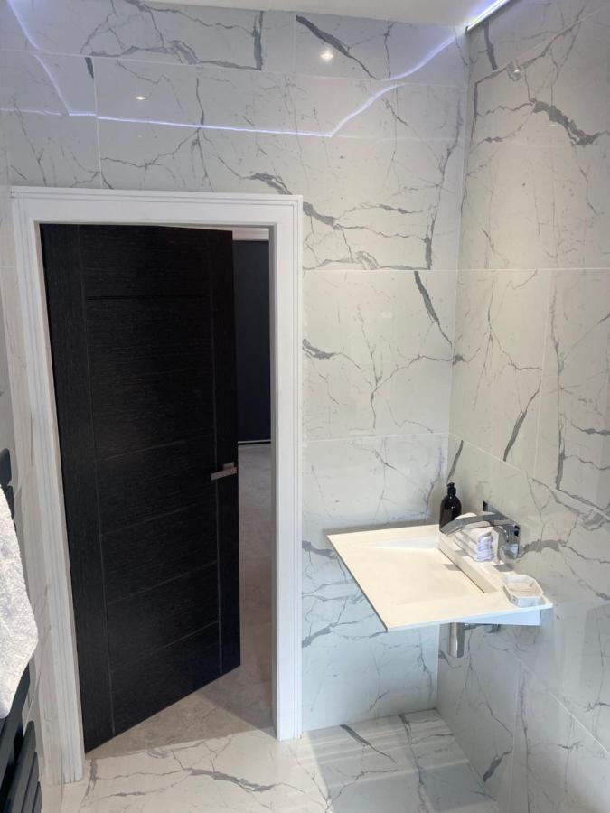 אדינבורו Luxury Royal Mile Boutique 2Bedroom Apartment מראה חיצוני תמונה